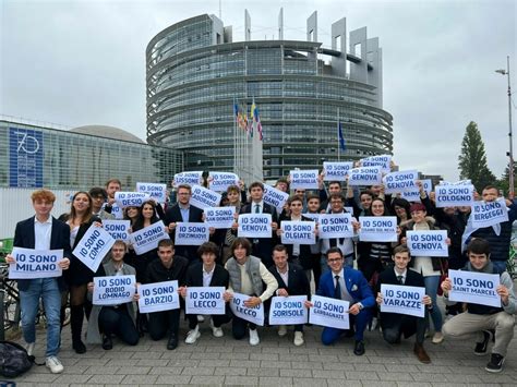 Identit E Tradizioni Flash Mob Della Lega Giovani A Strasburgo