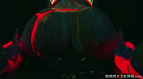 Jada Stevens Blacklight Booty Brazzers Porn Gifer