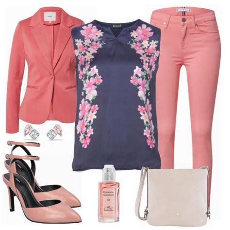 Stylischer B Rolook Frauen Outfit Komplettes Jeans Tops High Heels