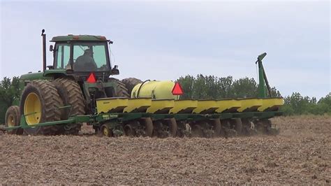 Wet Spring Planting 2020 Corn W John Deere 4640 Youtube