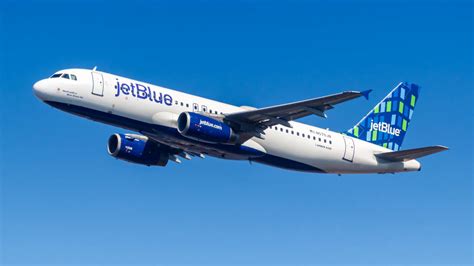 Save $50 on JetBlue flights right now