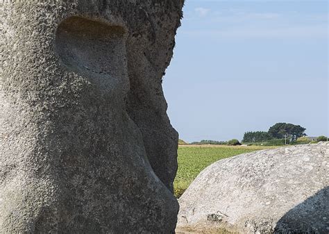 Menhir nord de Pontusval à Plounéour Trez ou menhir de Men Marz à