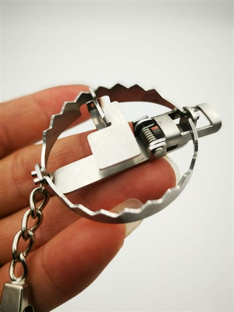 Trappy The Original Mini Bear Trap Keychain That Works Silver1 Pa