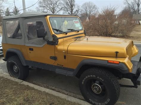 1991 Jeep Wrangler Islander Sport Utility 2 Door 40l