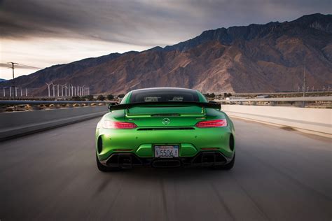 Download Mercedes Amg Gt Vehicle Mercedes Amg Gt R 4k Ultra Hd Wallpaper