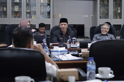 Pansus Iii Dprd Kalsel Bahas Satu Perda Tentang Pdrd Pajak Daerah Dan