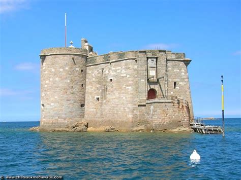 Chateau du Taureau French castles Château fort Beautiful castles