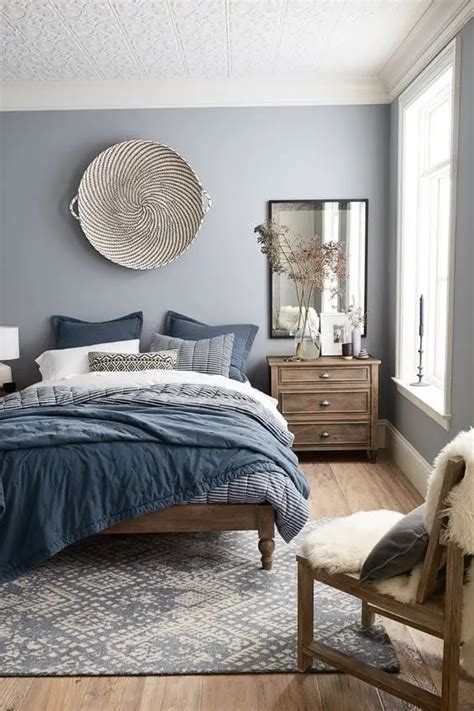 11 Simple And Stunning Ways To Make A Small Bedroom Look Bigger