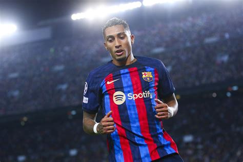 Barcelona coaches concerned about 25-year-old winger's poor run of form | Barca Universal