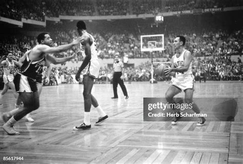 Bob Cousy In Action Photos and Premium High Res Pictures - Getty Images