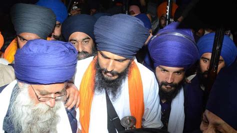 Amritpal Singh Arrest News Updates Know All About Waris Punjab De Chief Amritpal Lovepreet