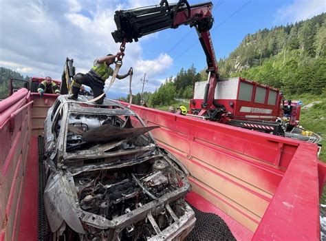 Gailtal Journal Mehrere Feuerwehren Im Einsatz Hybridfahrzeug Auf