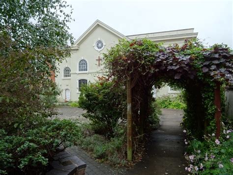 Entrance To Methodish Church Philip Halling Cc By Sa 2 0 Geograph