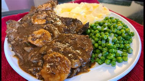 How To Make Smothered Liver And Onions With Shrimp Mashed Potatoes And