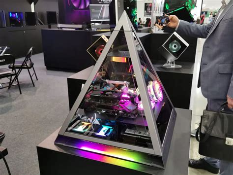 Azza Pyramid 806 Il Case Mini Itx Ispirato Agli Egizi