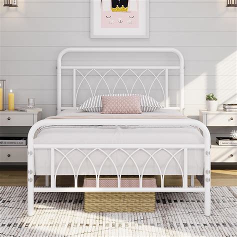 Yaheetech Twin Bed Frame Metal Platform Bed With Petal