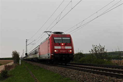 Hier ist 101 048 7 mit dem EC 7 Hamburg Altona Zürich HB Chur