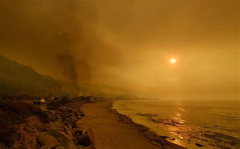 Incendies à Los Angeles Plus De 200 000 Personnes Sous Ordre D