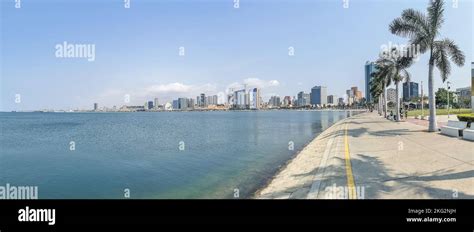 Luanda ANGOLA 09 17 2022 Vista panorámica de la bahía de Luanda y