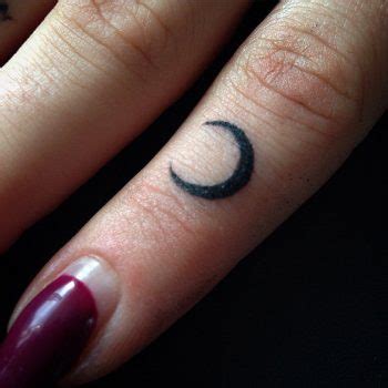 Tiny Dot Tattoos On Fingers Tattoogrid Net