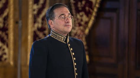 El Ministro Albares Explica En TikTok Su Uniforme Oficial De