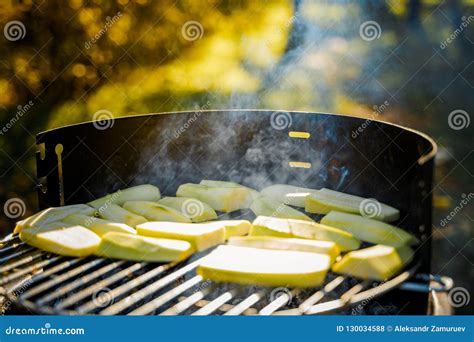 Verduras Asadas A La Parrilla En La Cacerola Foto De Archivo Imagen