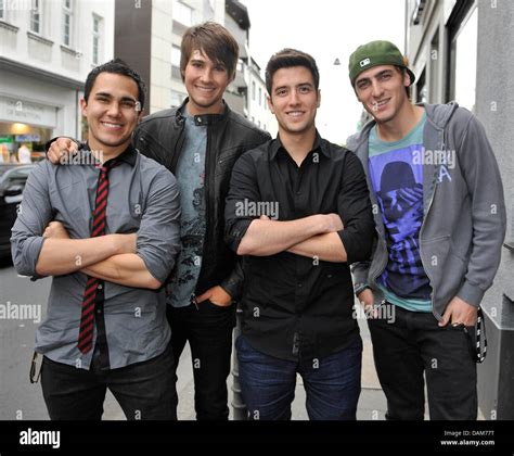 Carlos Pena Jr James Maslow Logan Henderson And Kendall Schmidt L R