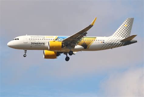 EC NIX LGW 03 08 22 EC NIX Vueling Airlines Airbus A 320 2 Flickr