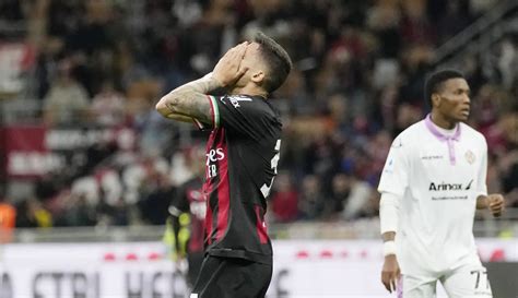 Foto Jelang Bentrok Di Semifinal Liga Champions AC Milan Bermain