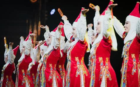 Kazakh Gulder Ensemble Performs Again in Blazing Celebration of National Dance - The Astana Times