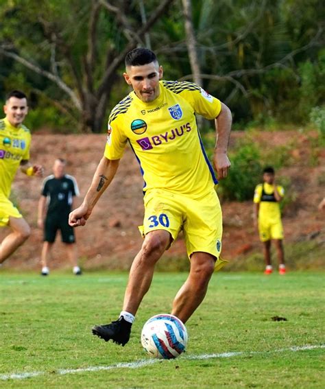 Isl 2021 22 Kerala Blasters Take On Sc East Bengal