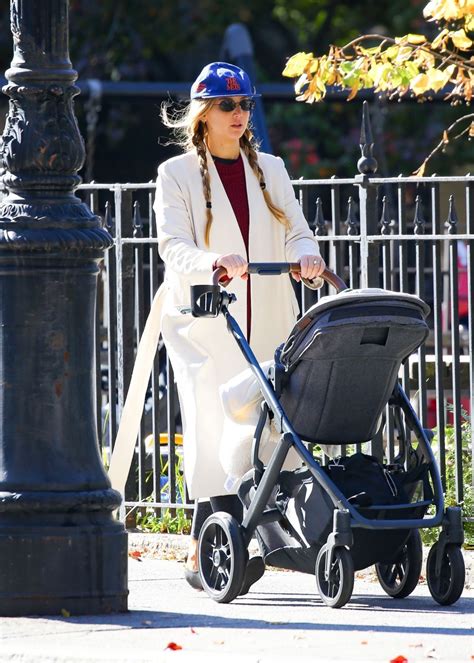 JENNIFER LAWRENCE Out with Her Baby in New York 10/29/2022 – HawtCelebs