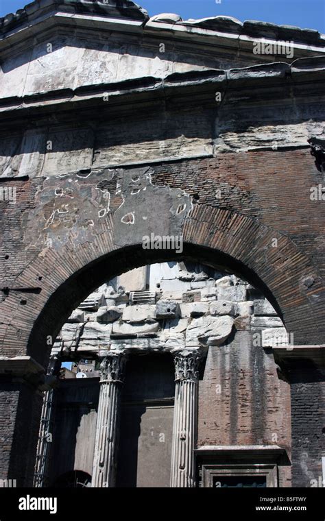 Portico Of Octavia Rome Italy Stock Photo Alamy