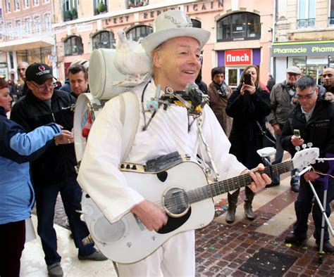 Animation Lhomme Orchestre Fut Aussi Un Aventurier Qui A Travers L