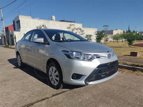 Toyota Yaris Sedan Core Usado 2017 Color Plata Precio 210 000