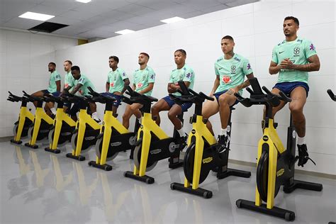 Seleção Brasileira Faz Treino Regenerativo Em Primeiro Dia De