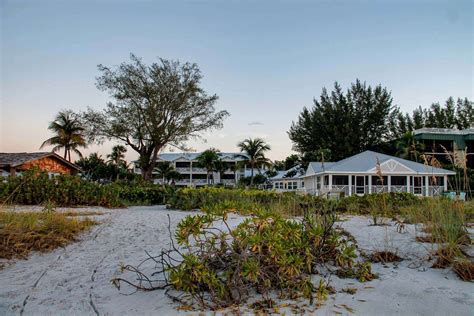 The Best Sanibel Island Beachfront Hotel Is The New Island Inn | Island ...