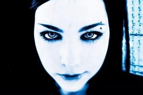 Amy Lee Tells The Real Story Behind Evanescences Bring Me To Life