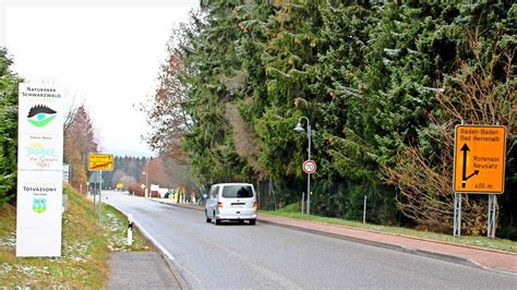 Nach tödlichem Unfall Wird jetzt Beschilderung in Dobel geändert