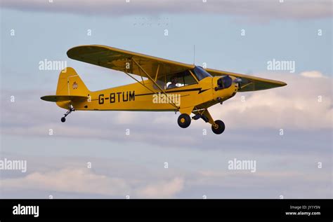 Piper J 3 Cub Hi Res Stock Photography And Images Alamy