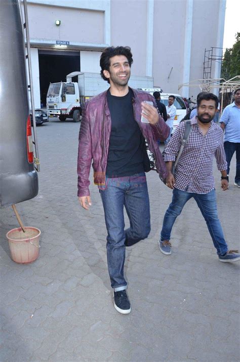 Aditya Roy Kapoor Snapped At Mehboob On 10th Feb 2016 Aditya Roy