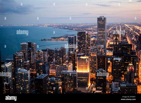 Chicago Night Hi Res Stock Photography And Images Alamy