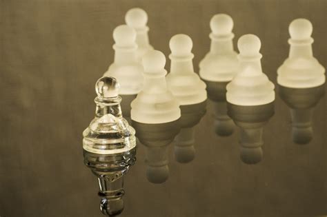 Reflection Transparent Glass Chess Board Knight Chess Piece Pawn