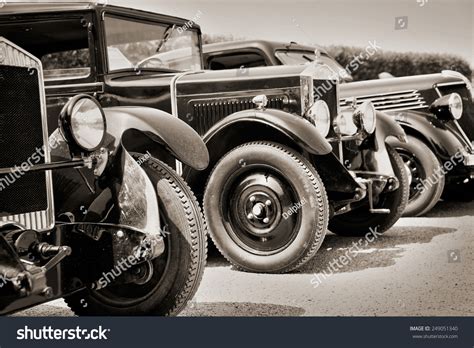 76,711 Vintage Cars Black White Images, Stock Photos & Vectors ...