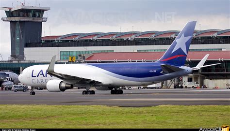 Cc Czz Lan Cargo Boeing F Er Aviacioncr Net