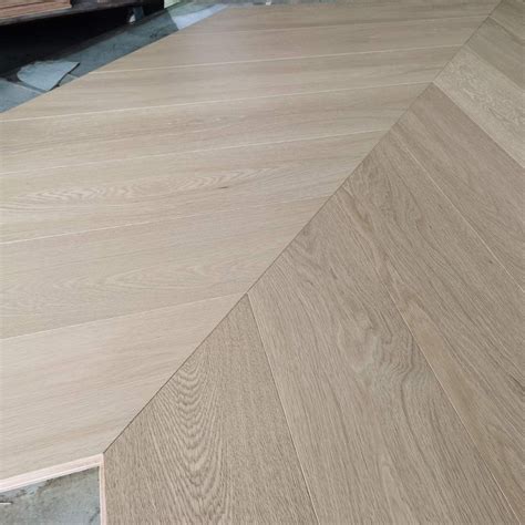 Russian Oak Wood Chevron Installing Degree Timber Engineered Wooden