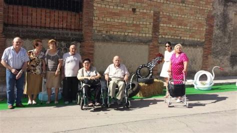 Els Iaios De L Onada Alcanar Van A Visitar Les Quinquennals D Ulldecona