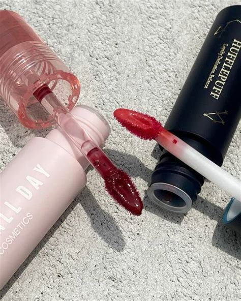 5 Rekomendasi Lip Tint Lokal Tahan Lama Untuk Tampilan Wajah Lebih