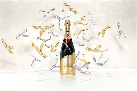 Mo T Chandon Viert De Feestdagen Met Tie Your Wish Collectie Mo T