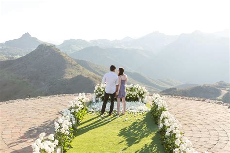 11 Wedding Proposal Ideas to Kick Off Your Engagement - PartySlate